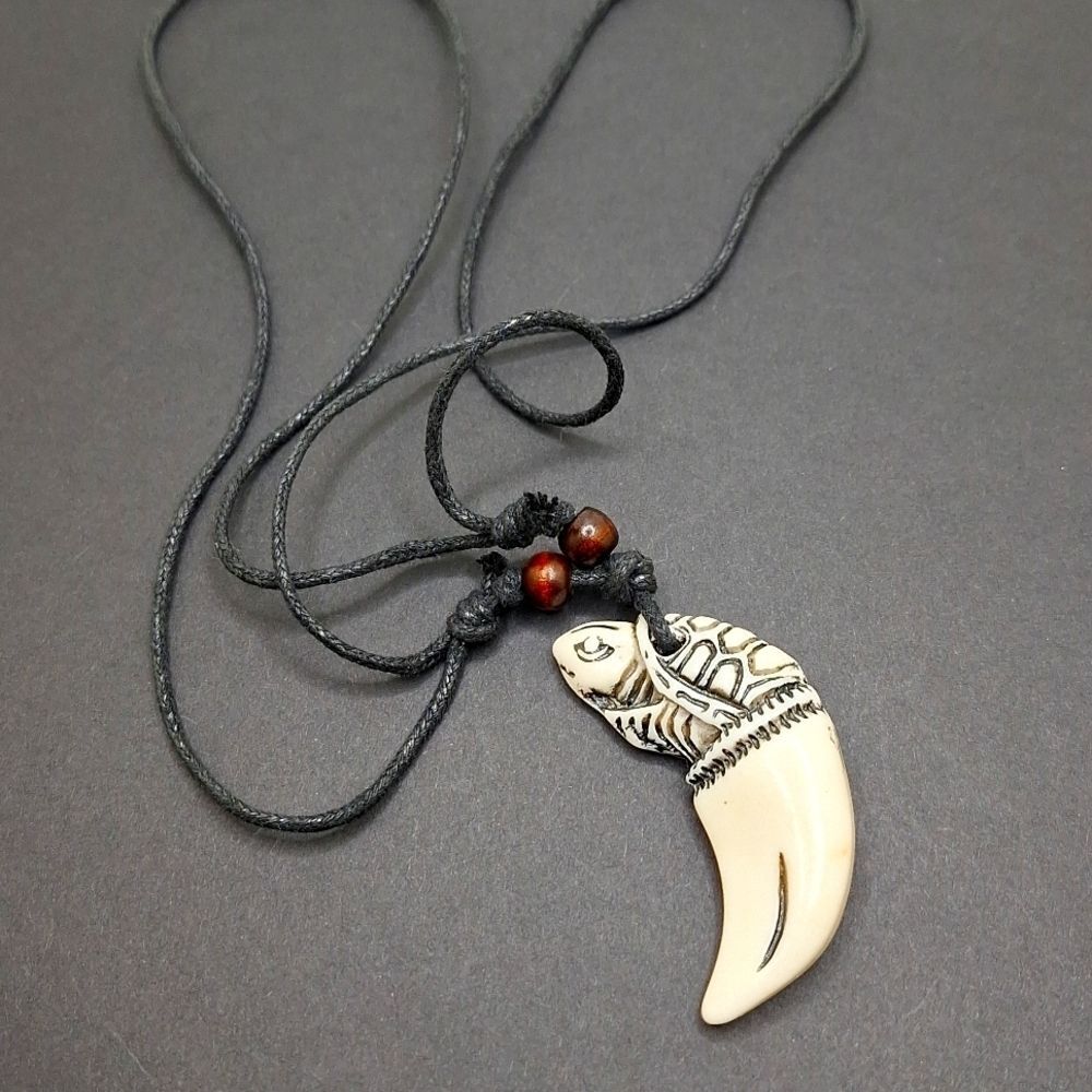 Aquatic turtle tooth shape pendant adjustable necklace